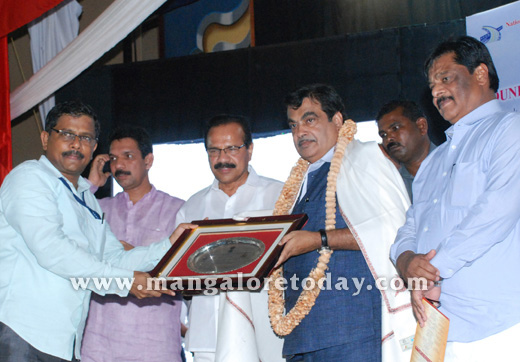  Nitin Gadkari 1